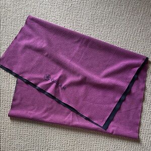 GAIAM Magenta Yoga Mat Towel